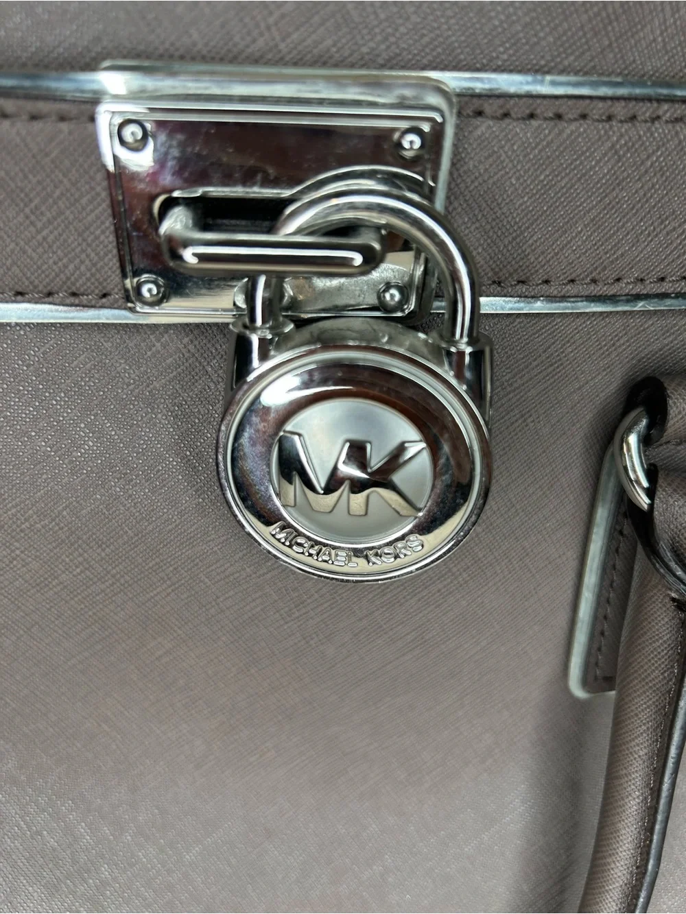 MICHAEL Kors SAFFIANO Hamilton gray SILVER TRIM TOTE Lock W/ Key Handle Strap